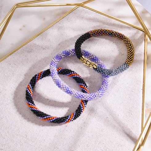 Sororité rangée | Bracelet de perles de verre de l'Himalaya